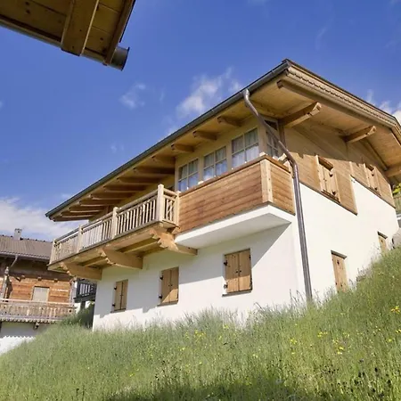 Schoeneben Heidi's Alm Huette Wald im Pinzgau