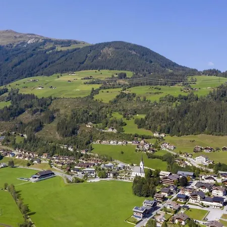 Feriehus Schoeneben Heidi's Alm Huette