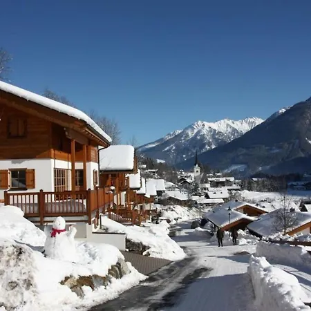 Schoeneben Heidi's Alm Huette Feriehus Wald im Pinzgau