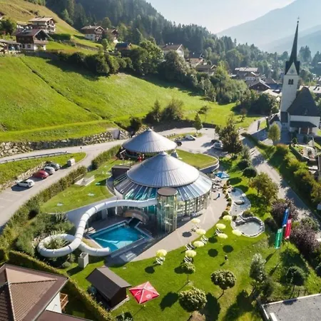 Schoeneben Heidi's Alm Huette Wald im Pinzgau