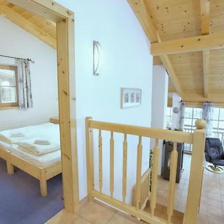 Schoeneben Heidi's Alm Huette Feriehus Wald im Pinzgau