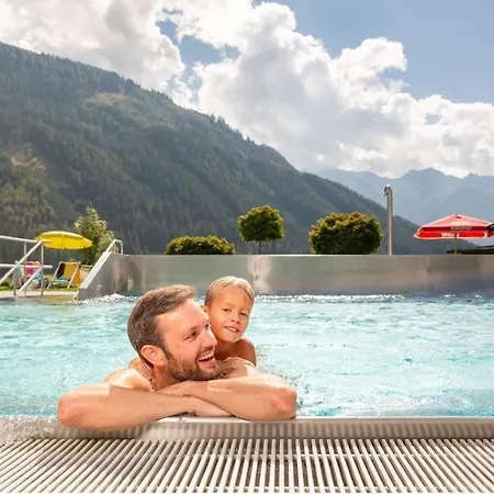 Schoeneben Heidi's Alm Huette