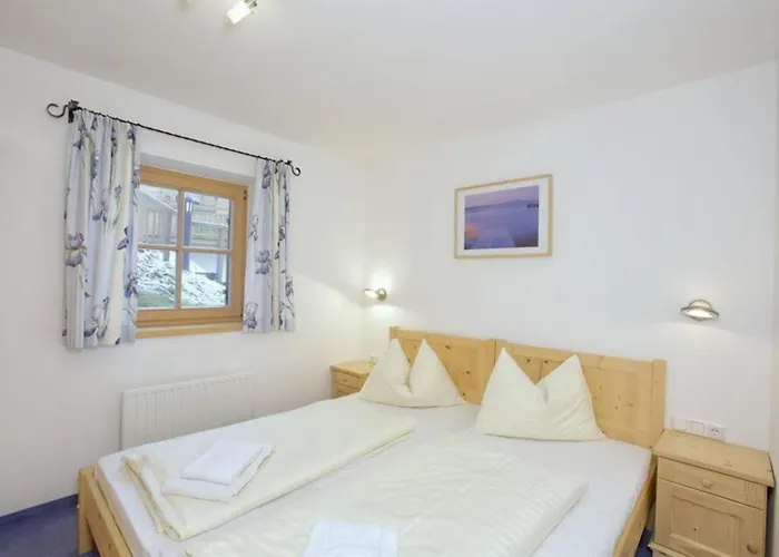 Schoeneben Heidi's Alm Huette