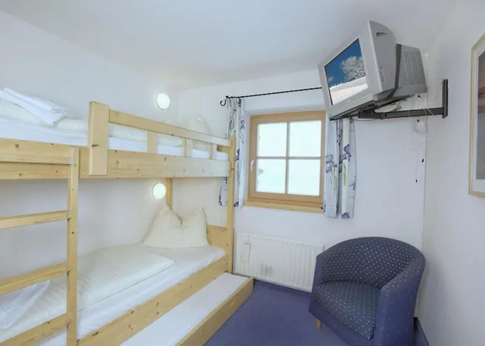 Schoeneben Heidi's Alm Huette * Wald im Pinzgau